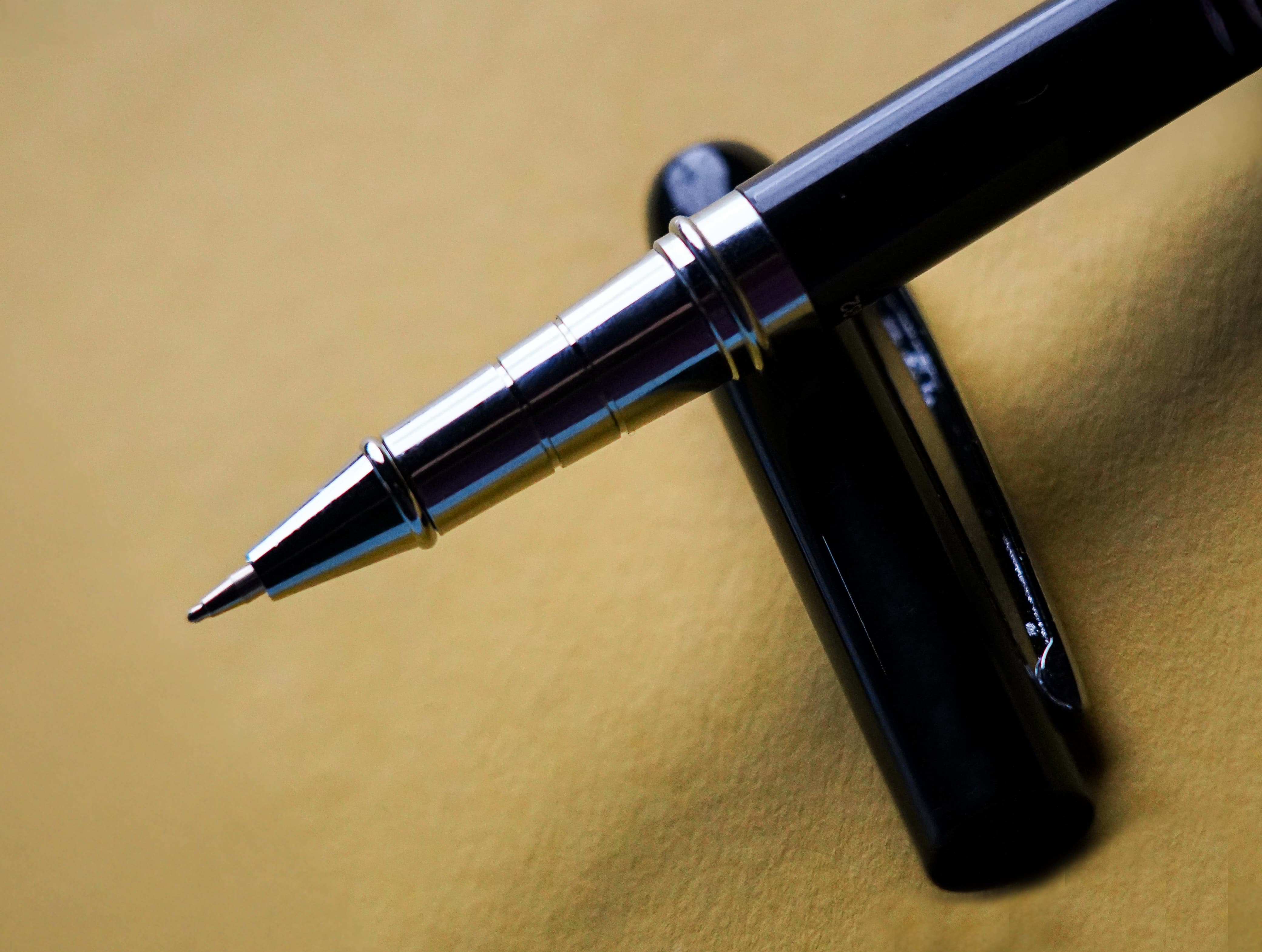 WAVEMAKER Sleek Ballpoint Pen